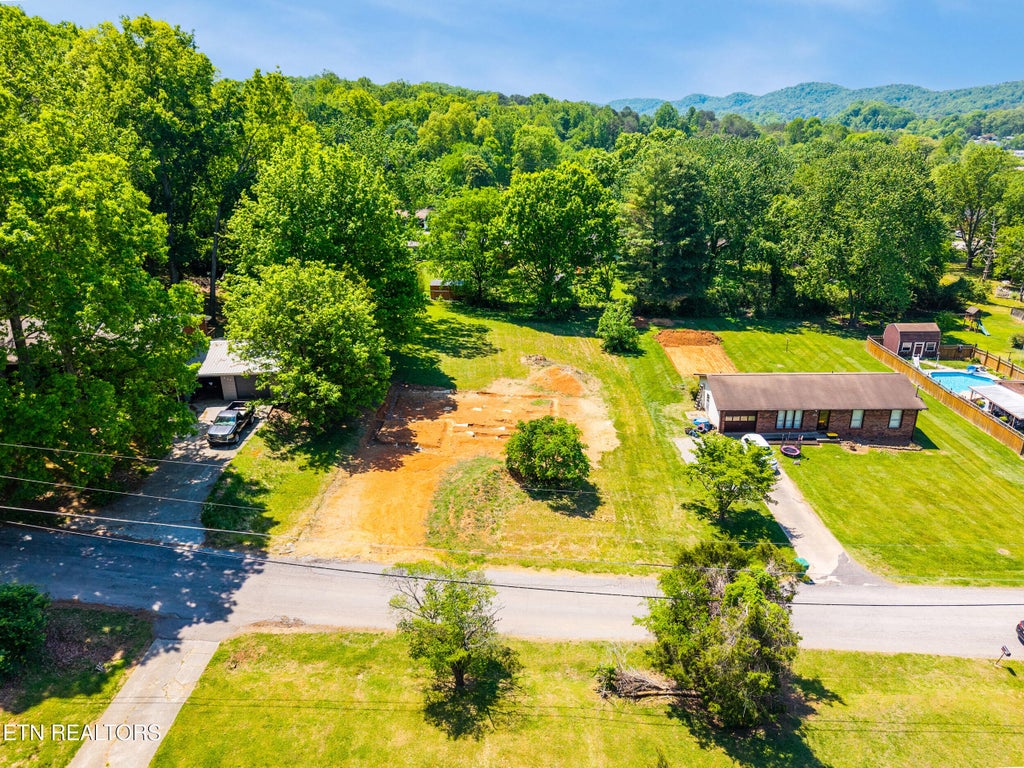 Photo of 827 Walker Ave, Seymour, TN 37865 (MLS # 1351843)