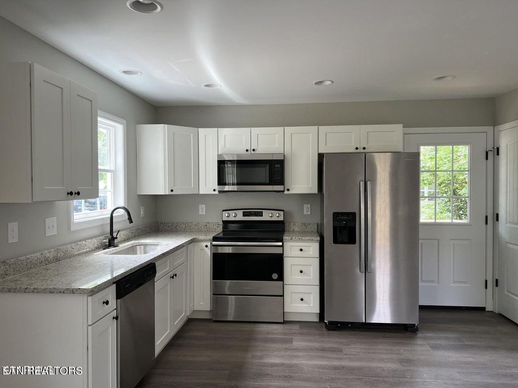 Photo of 222 Badgett St, Alcoa, TN 37701 (MLS # 1263395)