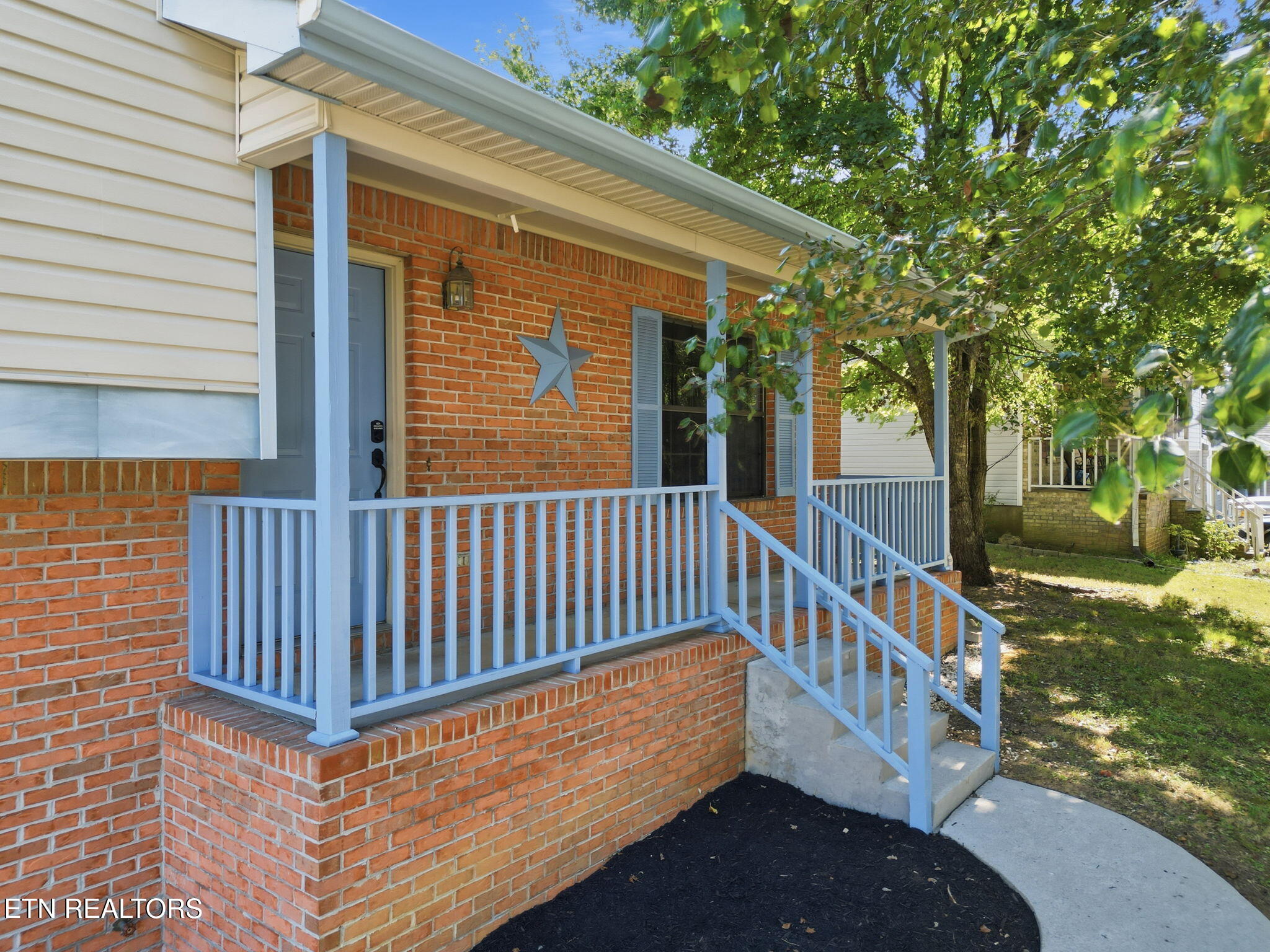 8979 Heathercrest Drive