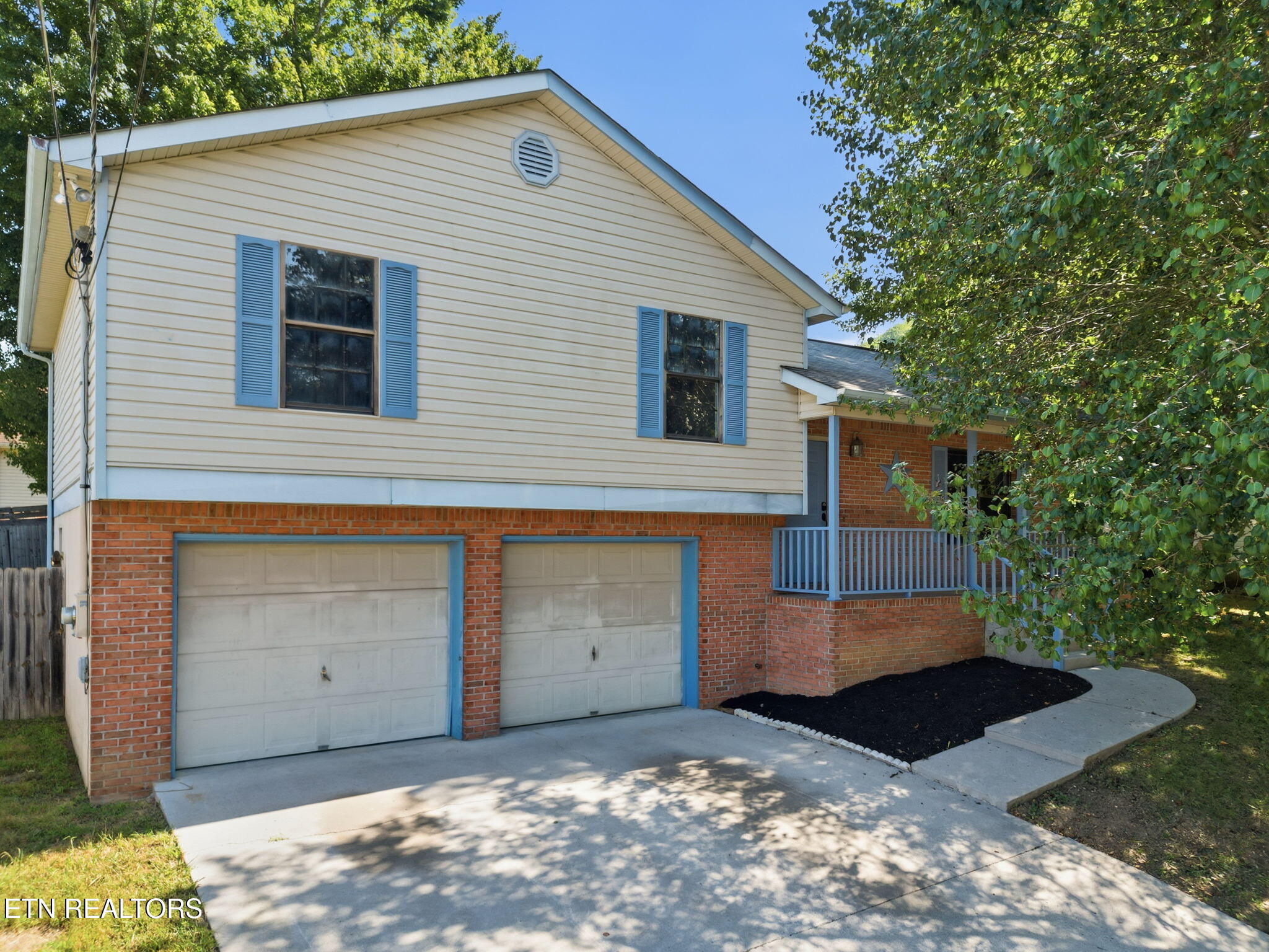 8979 Heathercrest Drive