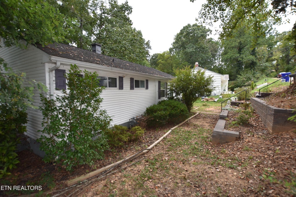 Photo of 127 Amherst Lane, Oak Ridge, TN 37830 (MLS # 1354017)