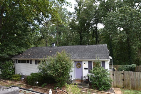 Photo of 127 Amherst Lane, Oak Ridge, TN 37830 (MLS # 1354017)