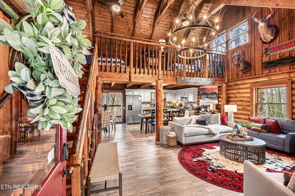 Photo of 3115 E Parkway, Gatlinburg, TN 37738 (MLS # 1290816)