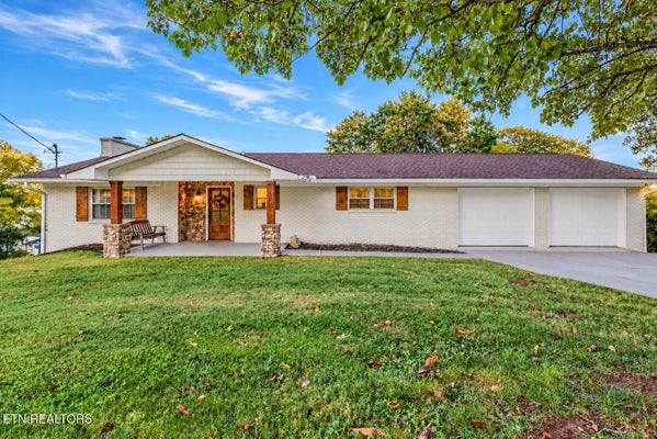 348 LAKESIDE DR, FRIENDSVILLE, TN 37737 - Image dca9eb8fe81a09d17fc38f205f58713b/2682821305