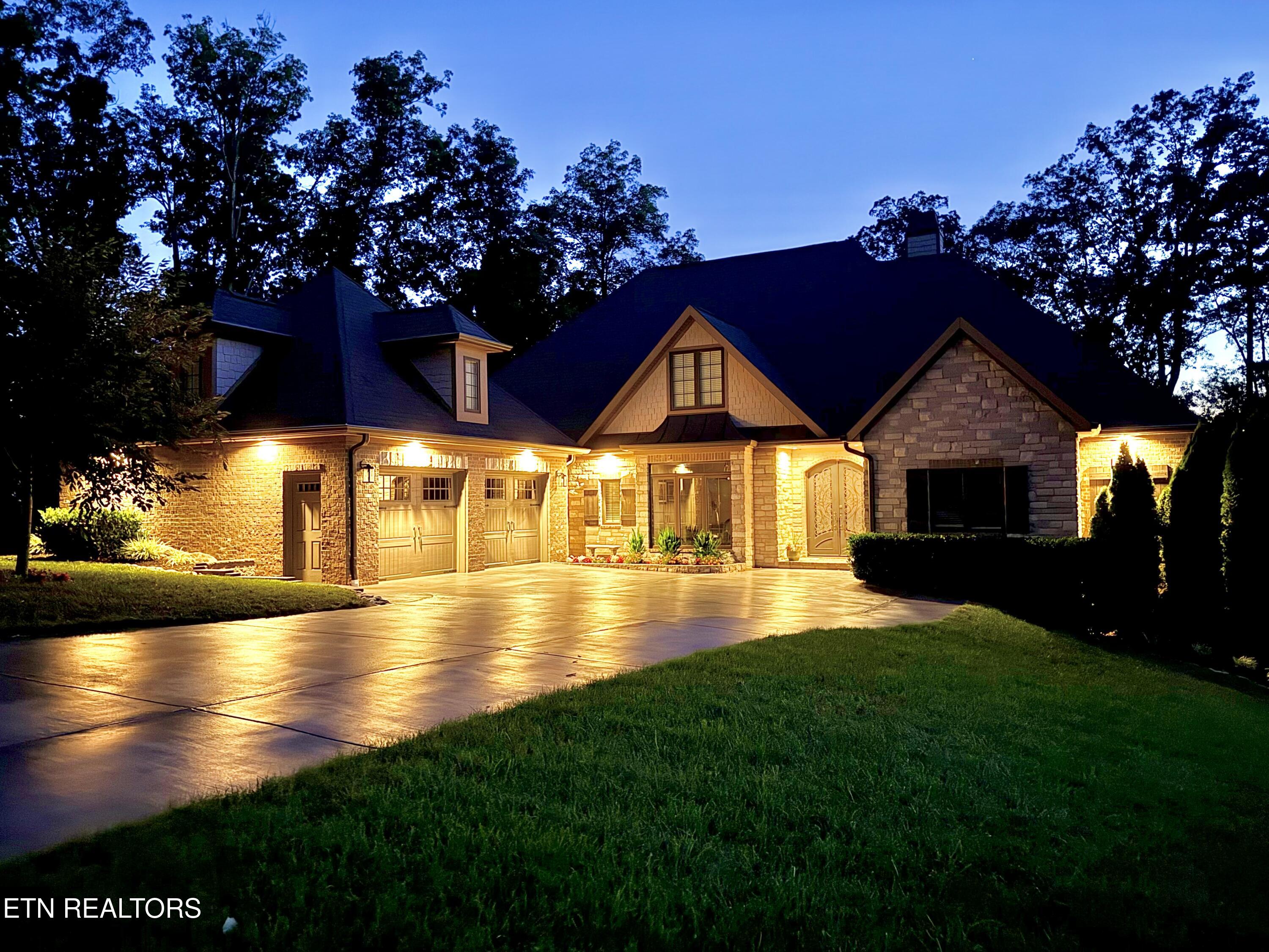 2041 Majestic Circle
