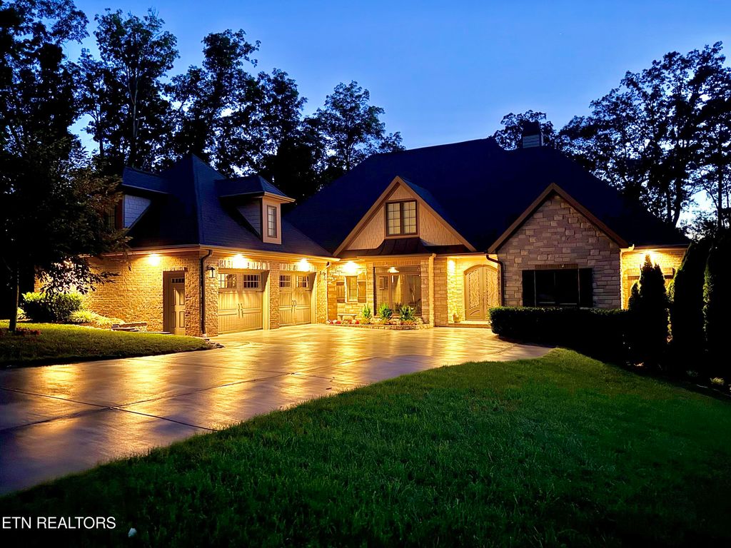 Photo of 2041 Majestic Circle, Dandridge, TN 37725 (MLS # 1306784)