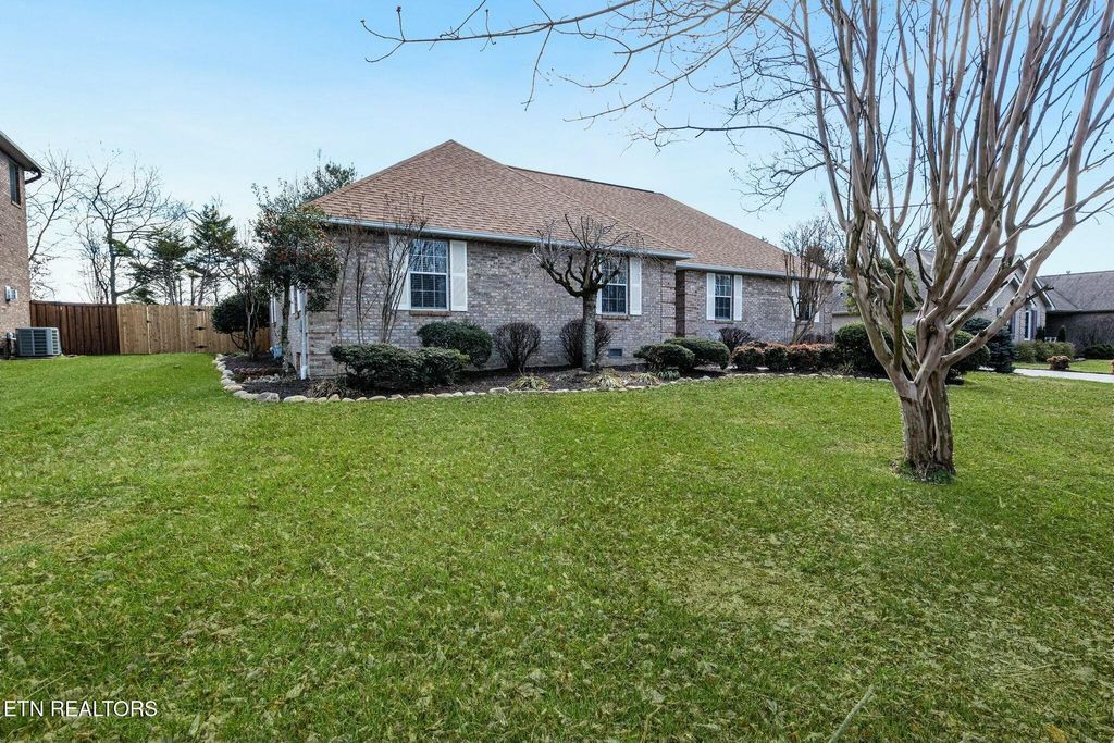 Photo of 917 Andover Blvd, Alcoa, TN 37701 (MLS # 1290701)