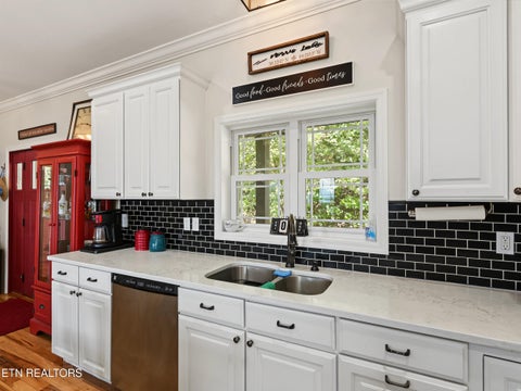 Tiny photo for 203 Nightshade Lane, New Tazewell, TN 37825 (MLS # 1357578)