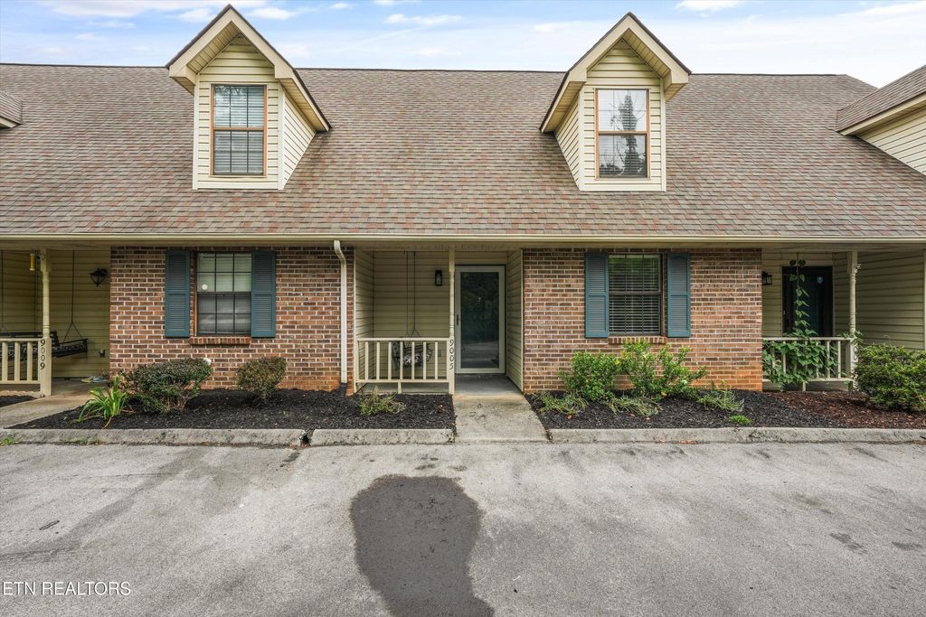 Photo of 9005 Fountain Brook Lane, Knoxville, TN 37923 (MLS # 1348198)