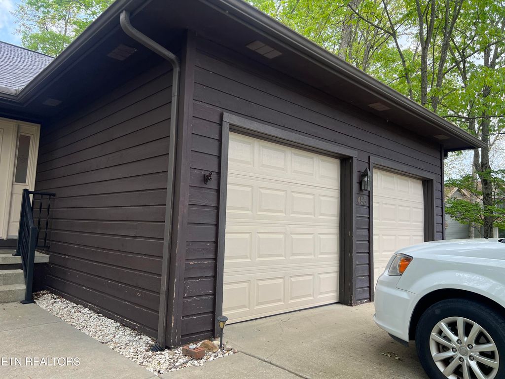 Photo of 493 Lakeview Drive, Crossville, TN 38558 (MLS # 1338354)