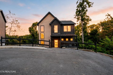 Photo of 1259 Reedmont Way, Sevierville, TN 37876 (MLS # 1355951)