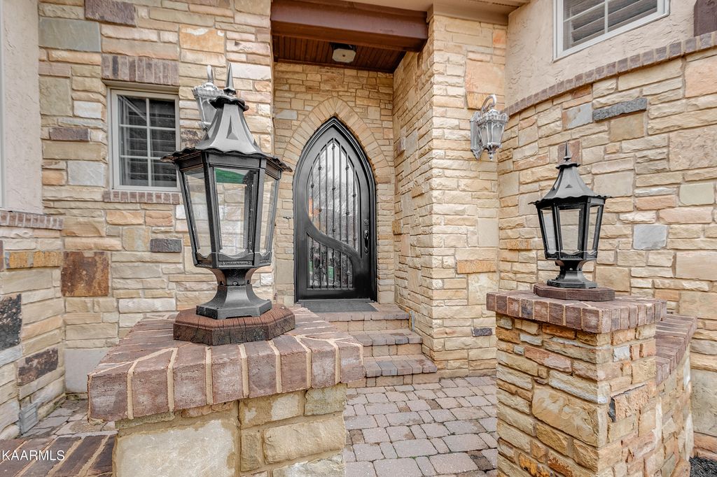 Photo of 3320 High Pointe Way, Louisville, TN 37777 (MLS # 1219898)