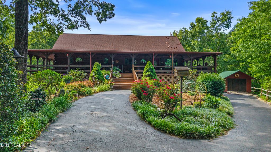 Photo of 255 Unicoi Lakes Rd, Tellico Plains, TN 37385 (MLS # 1303648)