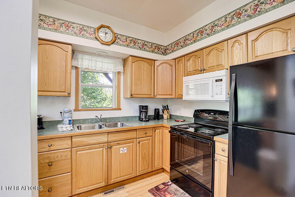 Photo of 622 Deerfoot Drive, Gatlinburg, TN 37738 (MLS # 1295473)