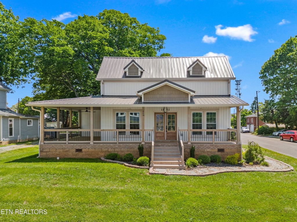 Photo of 400 E 4th North St, Morristown, TN 37814 (MLS # 1340470)