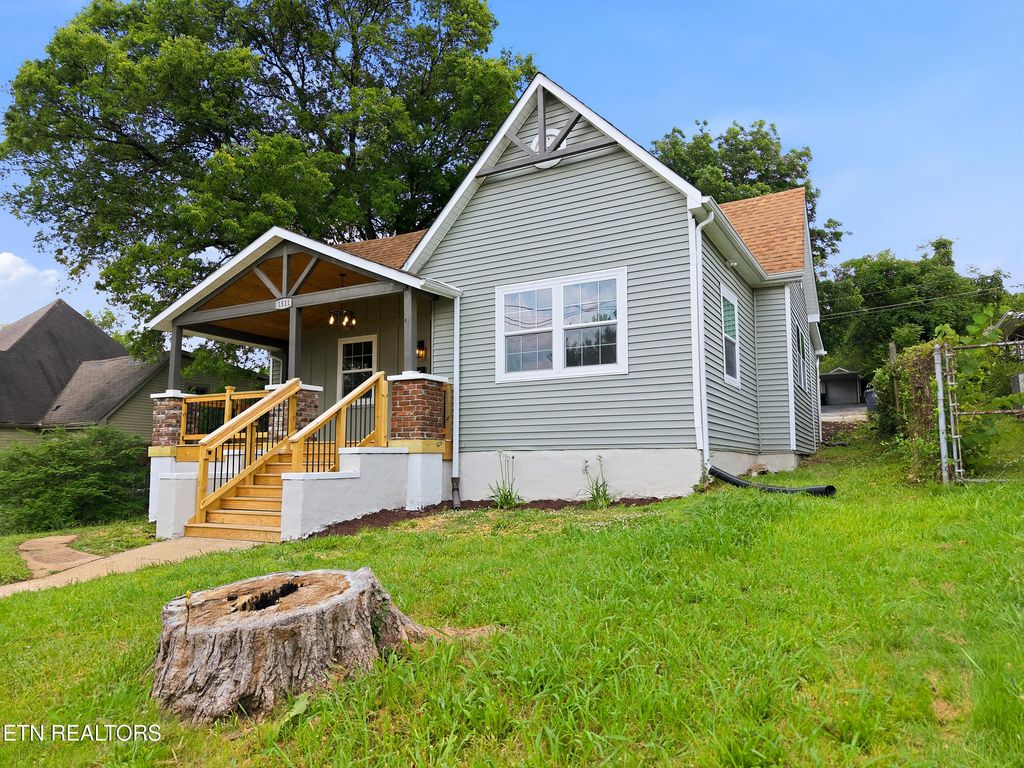 Photo of 1511 Coker Ave, Knoxville, TN 37917 (MLS # 1344400)