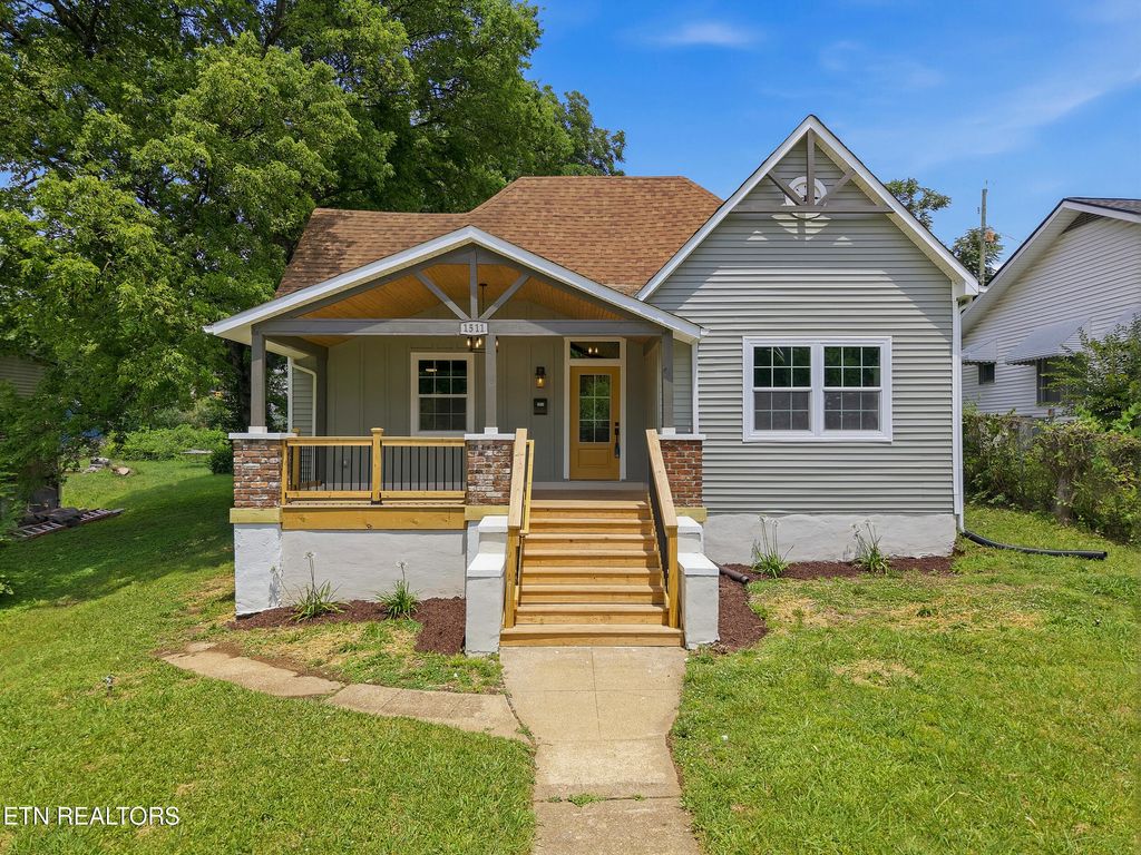 Photo of 1511 Coker Ave, Knoxville, TN 37917 (MLS # 1344400)