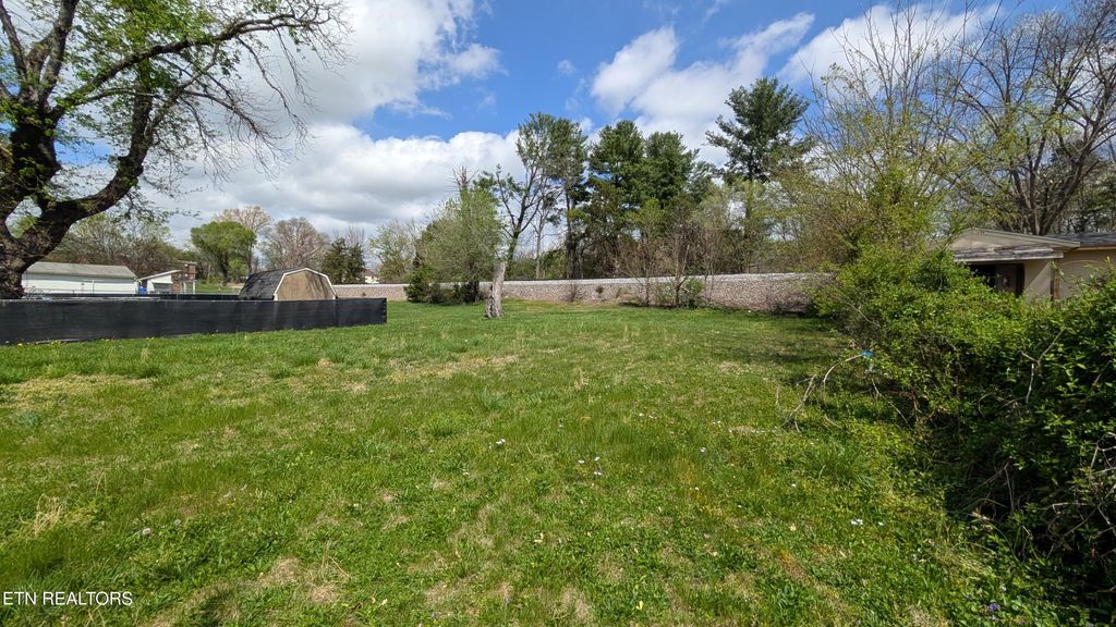 Photo of 5110 Fennel Rd, Knoxville, TN 37912 (MLS # 1336642)