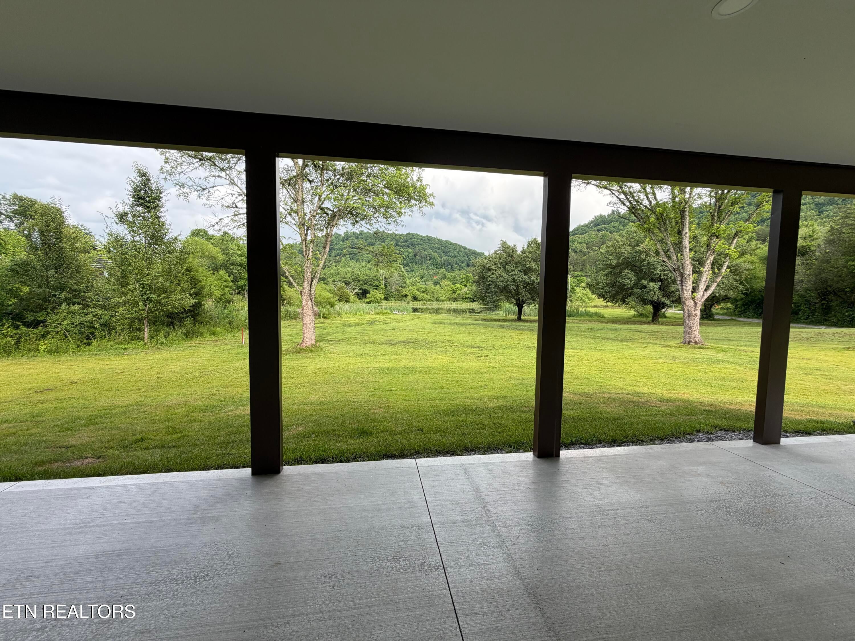 1483 Reagan Valley Rd
