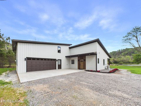 1483 Reagan Valley Rd Tellico Plains TN 37385