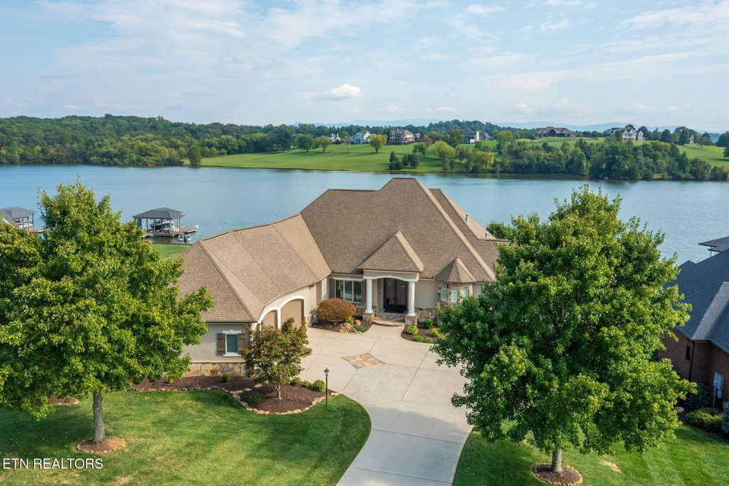 Photo of 136 Hiwonihi Tr, Vonore, TN 37885 (MLS # 1315789)