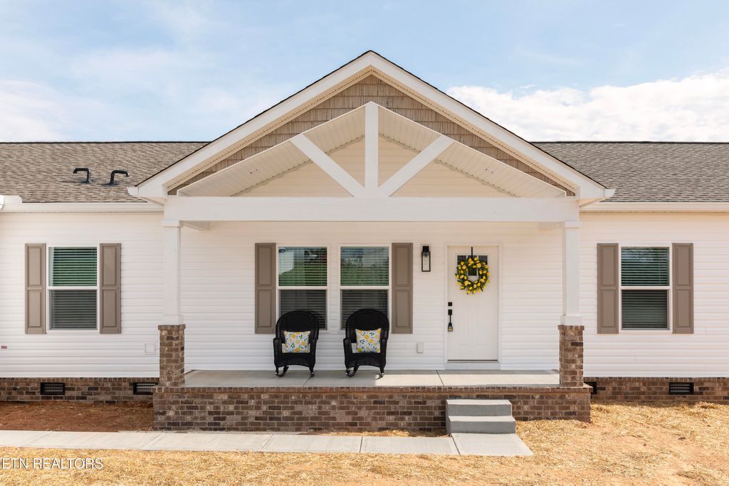 Photo of 137 Turquoise Lane, New Tazewell, TN 37825 (MLS # 1330707)