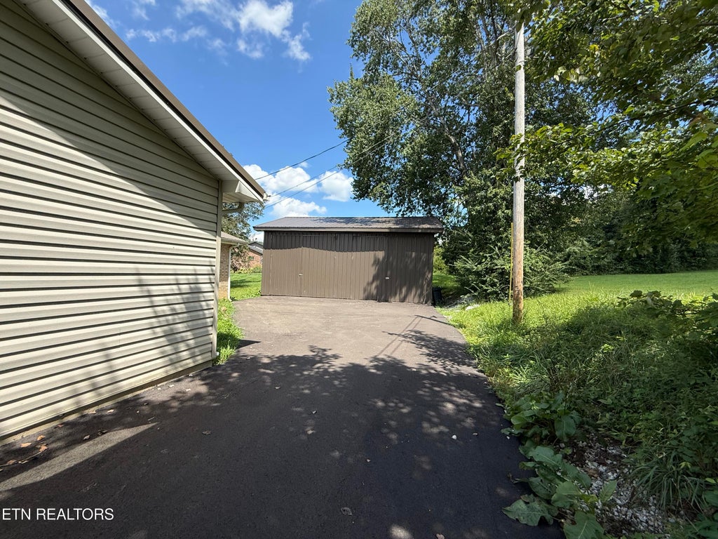 Photo of 175 Hill Top St, Huntsville, TN 37756 (MLS # 1346821)