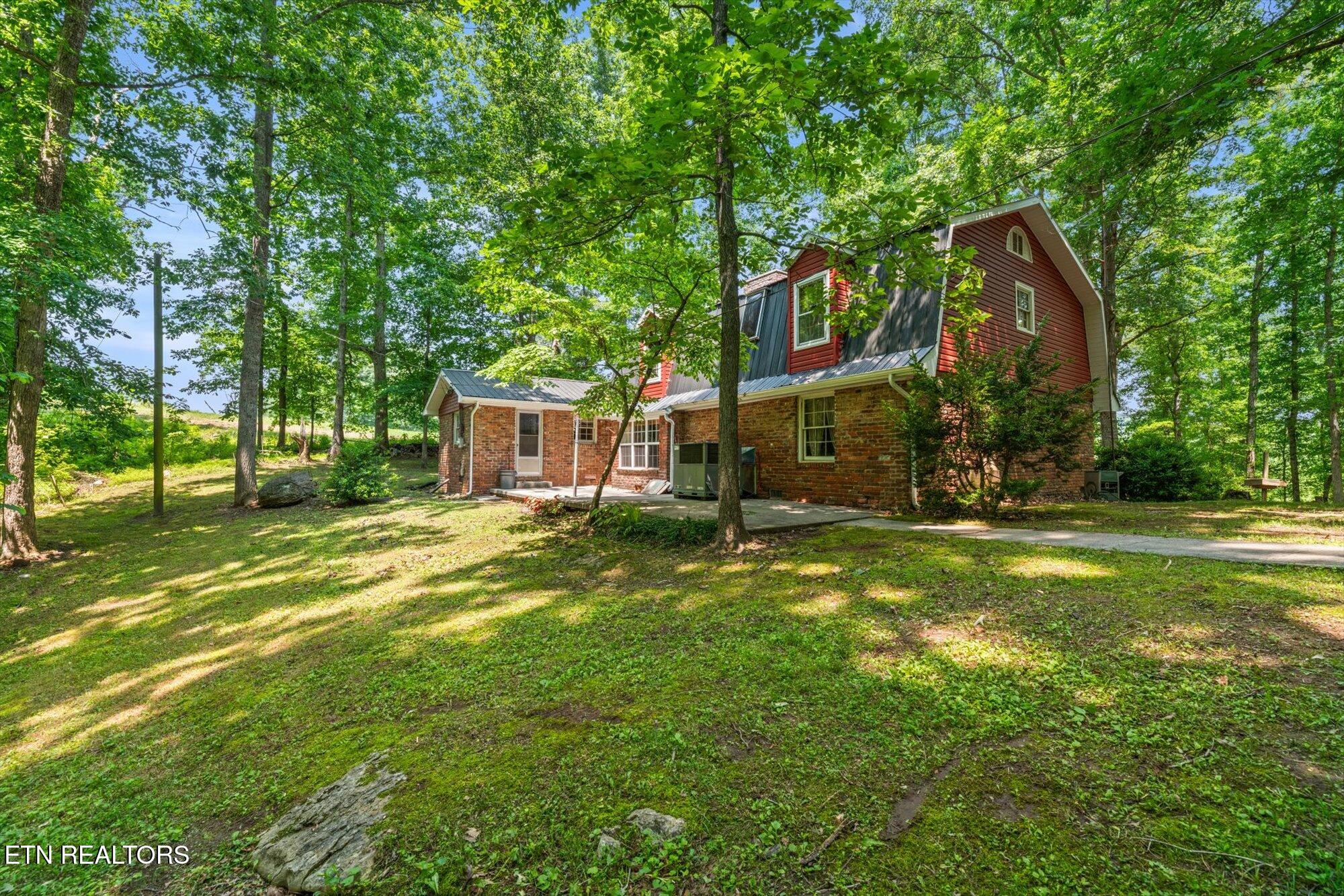 1032 Lost Creek Rd
