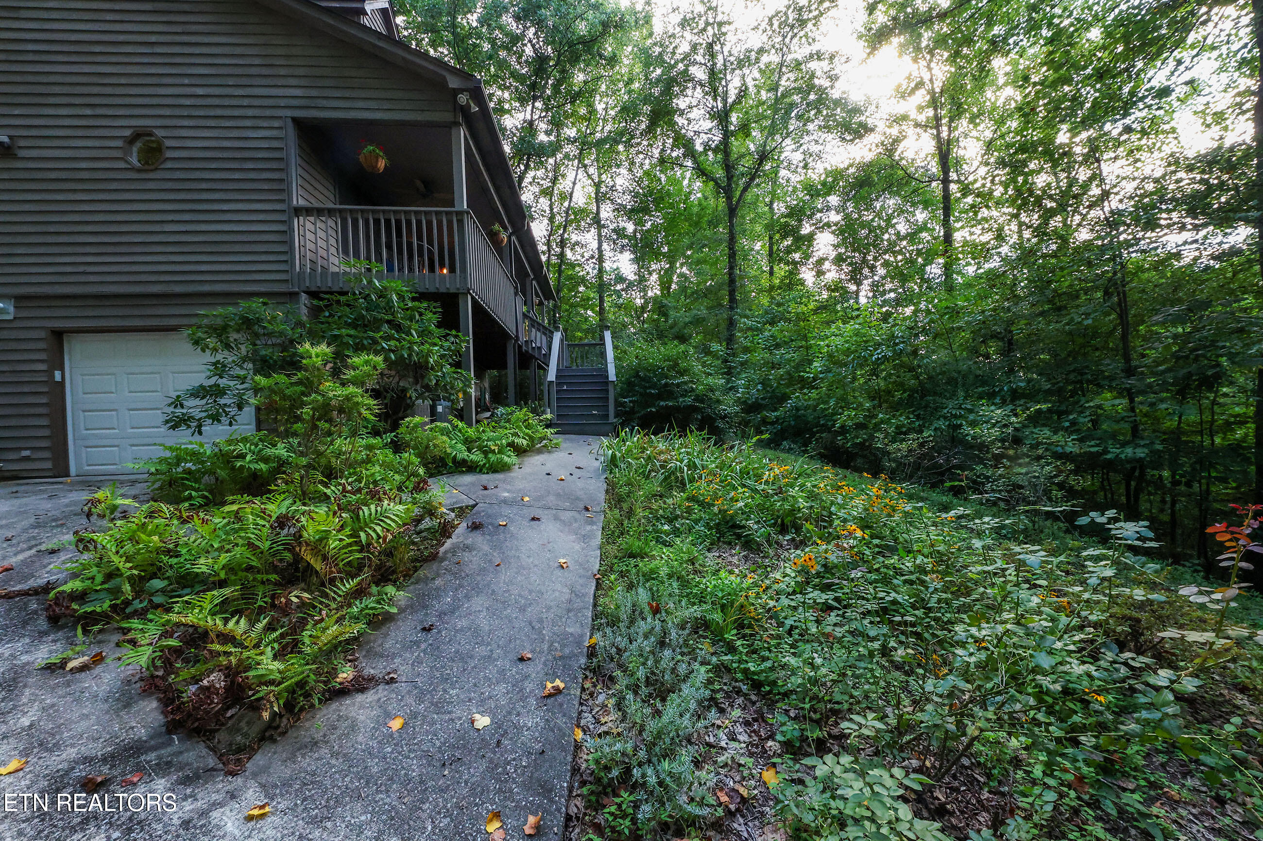 1138 W Outer Drive