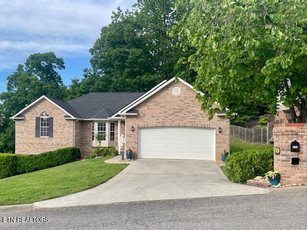Photo of 2124 Elm Grove Lane, Knoxville, TN 37932 (MLS # 1339849)