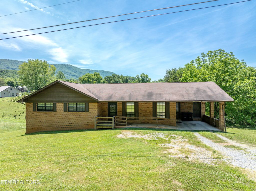Photo of 4636 Cambridge Rd, Walland, TN 37886 (MLS # 1267989)