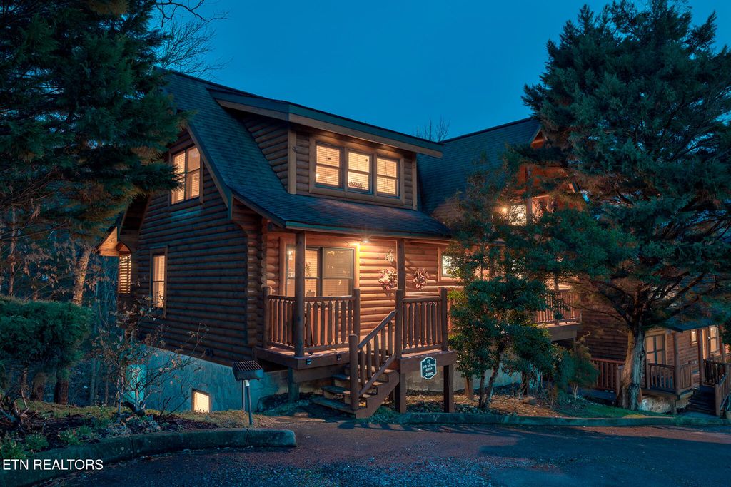 Photo of 2020 Bear Creek Way, Pigeon Forge, TN 37862 (MLS # 1330457)