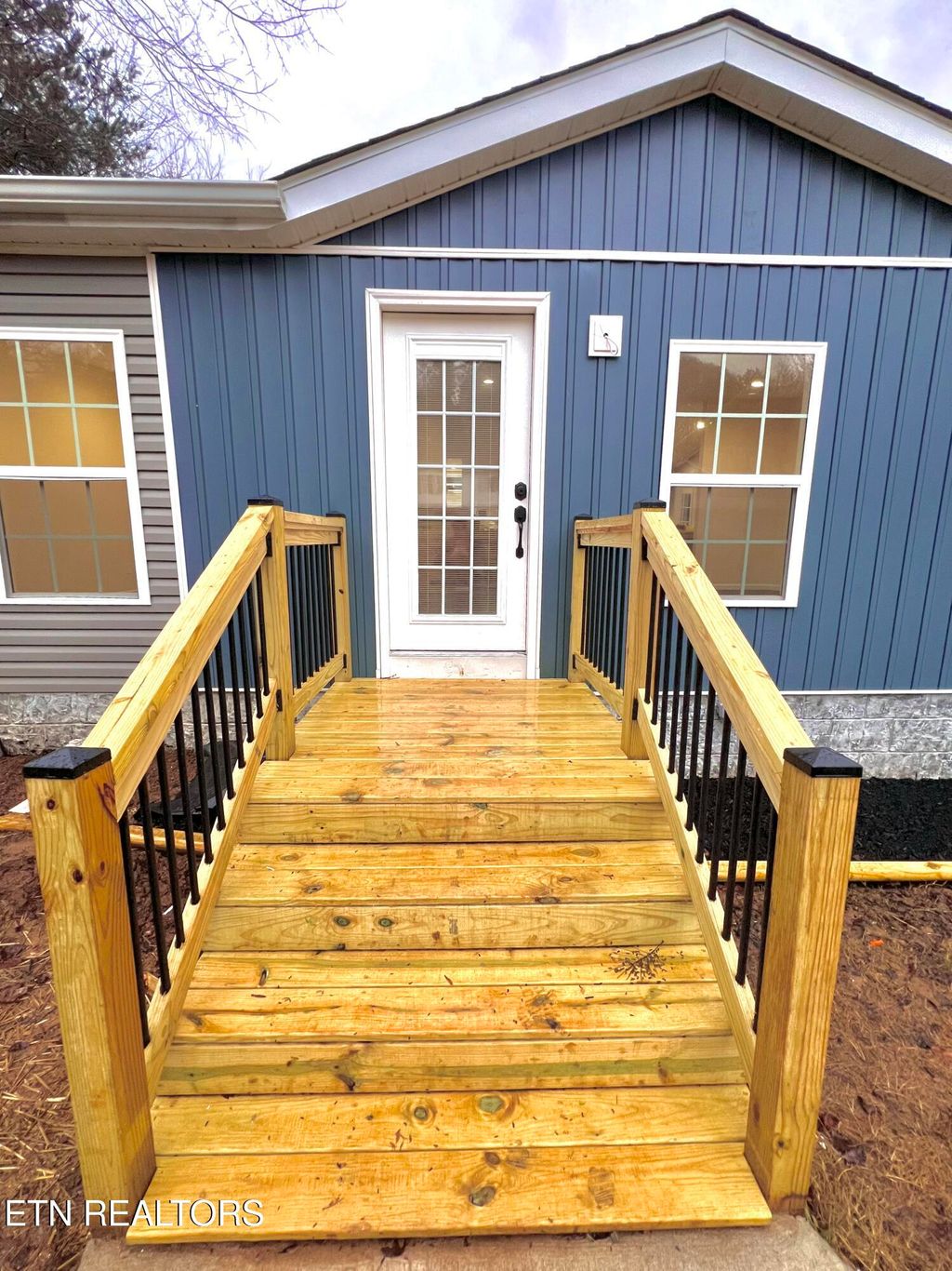 Photo of 425 Abbott Rd, Lenoir City, TN 37771 (MLS # 1323990)