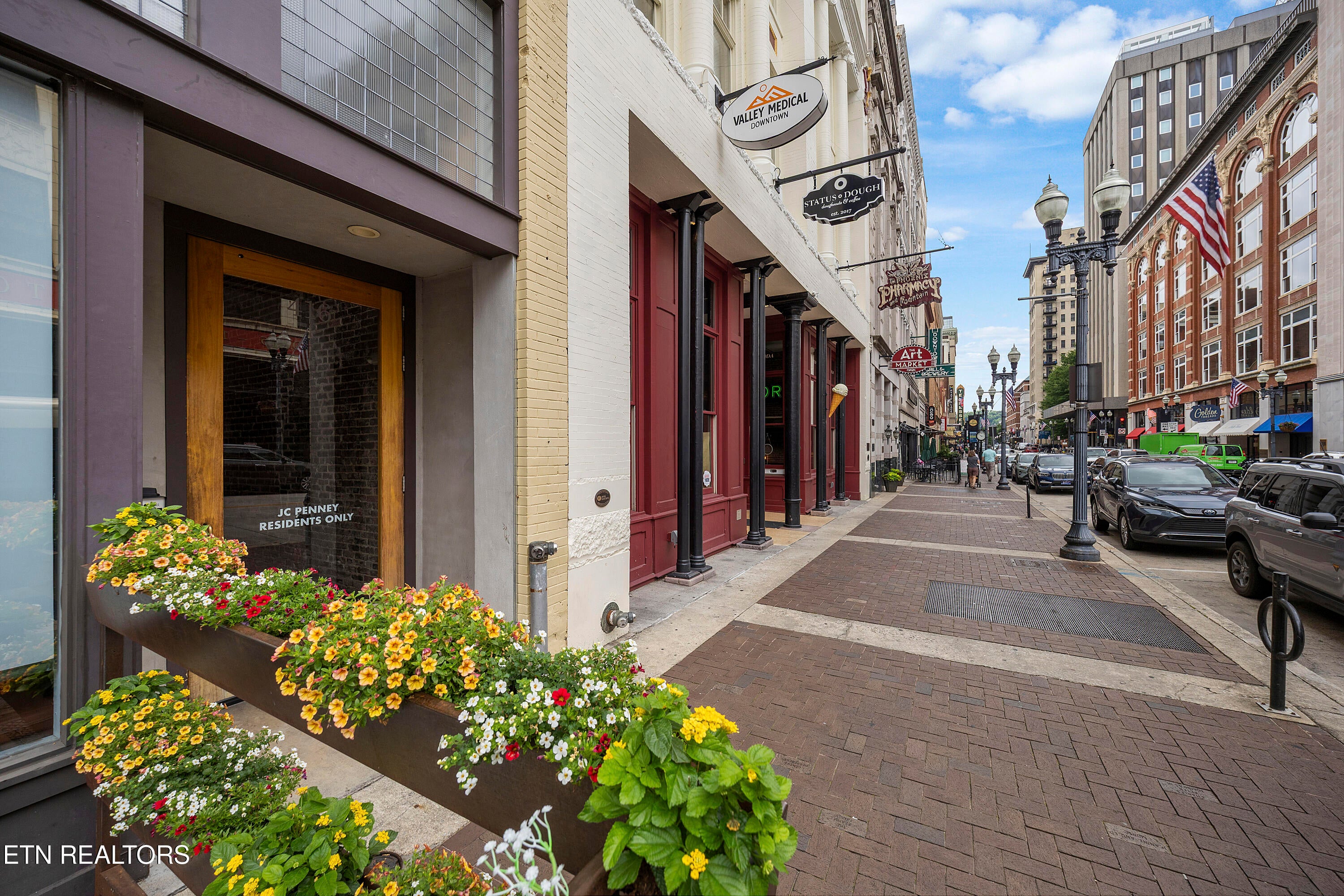 416 S Gay St 204