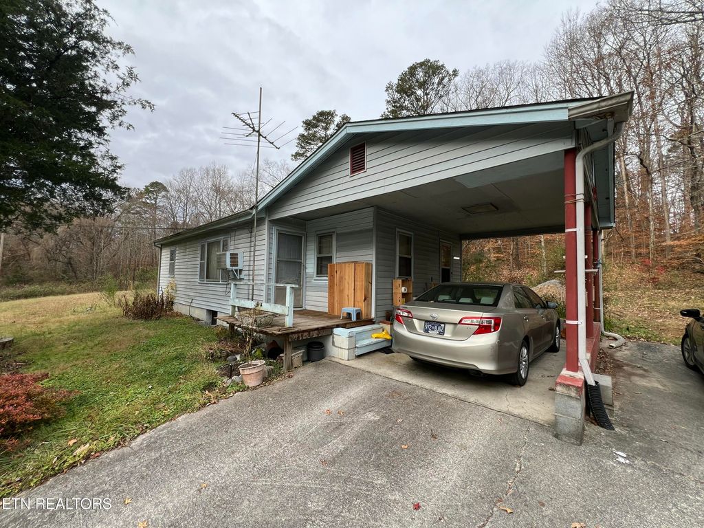 Photo of 920 Oliver Springs Hwy, Clinton, TN 37716 (MLS # 1324115)