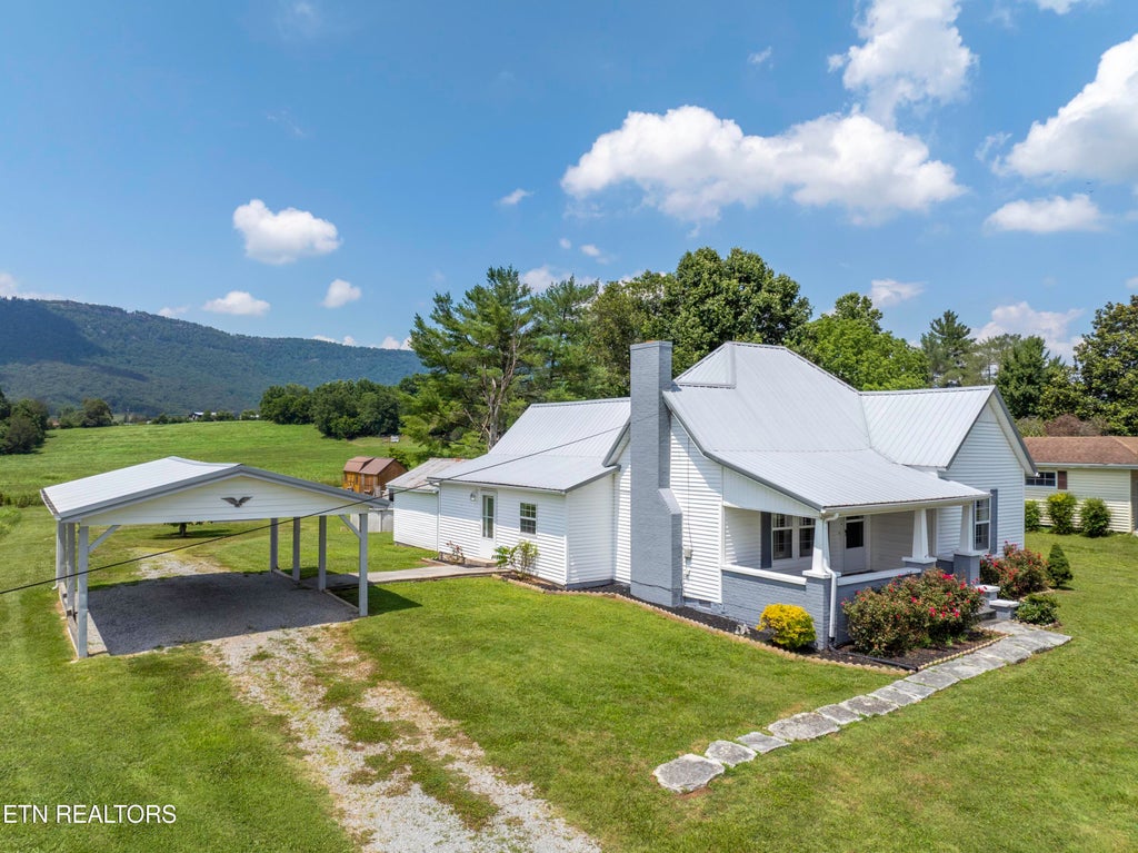 Photo of 693 Old Middlesboro Hwy, LaFollette, TN 37766 (MLS # 1358576)