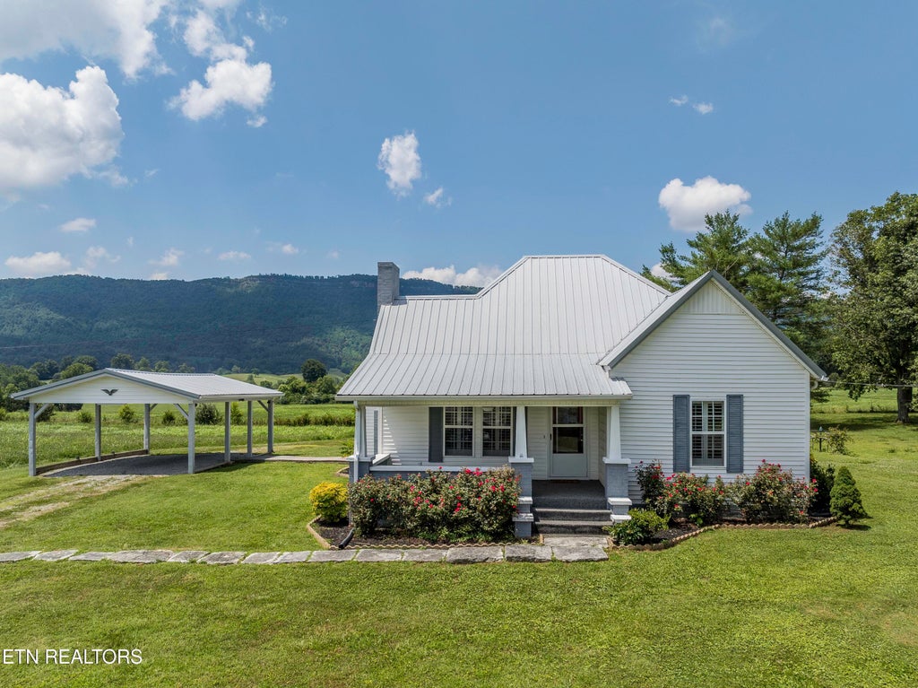 Photo of 693 Old Middlesboro Hwy, LaFollette, TN 37766 (MLS # 1358576)