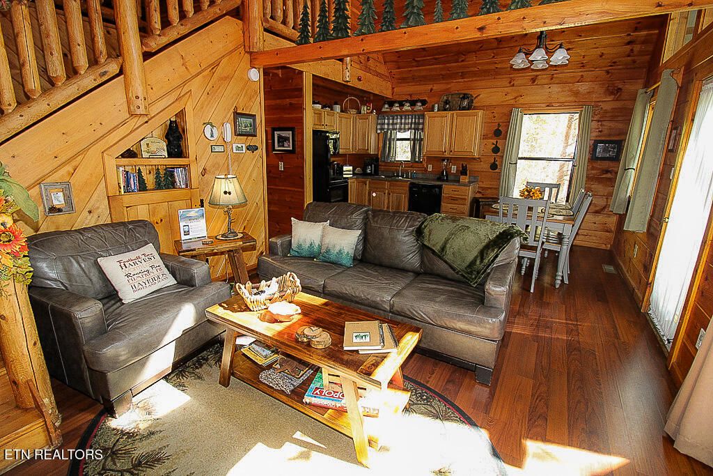 Photo of 2015 Bird Ridge Rd, Sevierville, TN 37876 (MLS # 1319832)