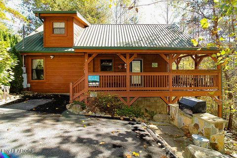 Photo of 2015 Bird Ridge Rd, Sevierville, TN 37876 (MLS # 1319832)