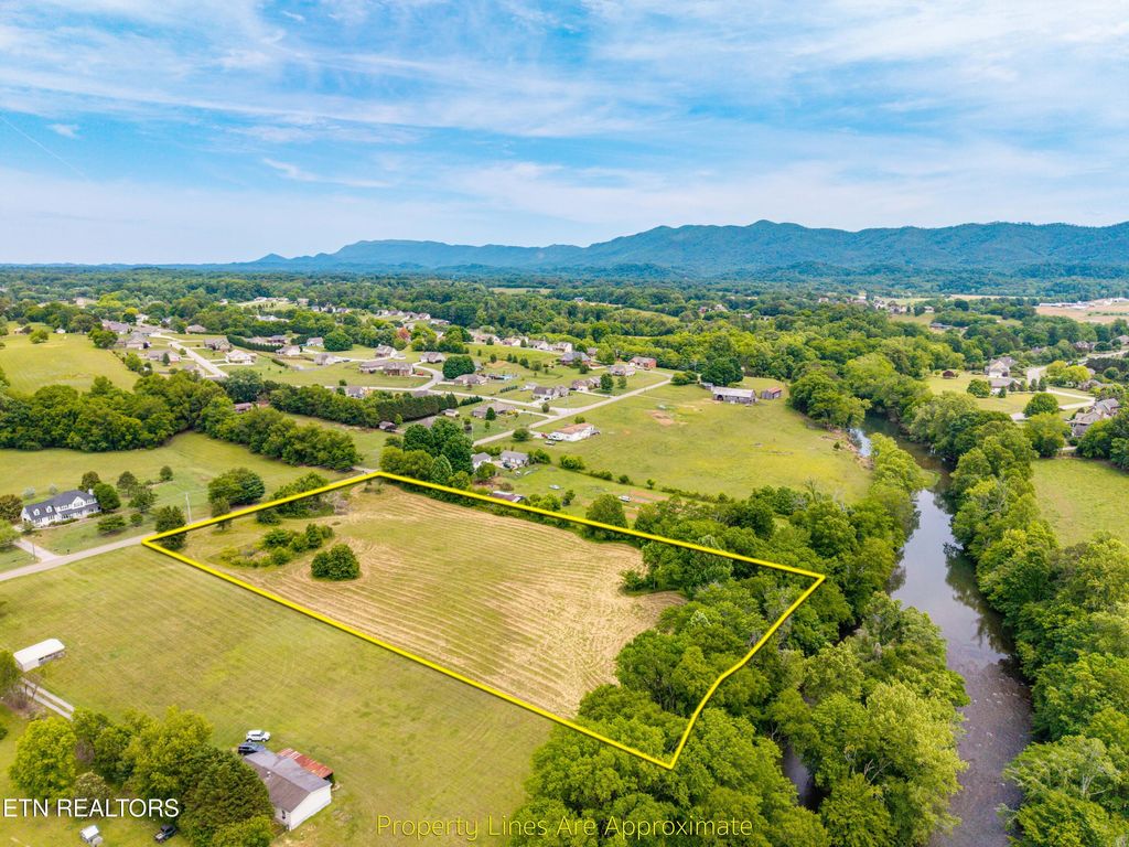 Photo of 332 River Ford Rd, Maryville, TN 37804 (MLS # 1341409)