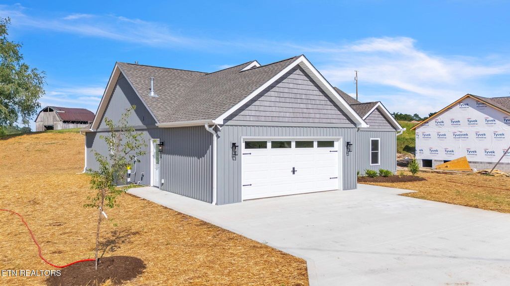 Photo of 390 Hillvale Rd, Clinton, TN 37716 (MLS # 1308418)