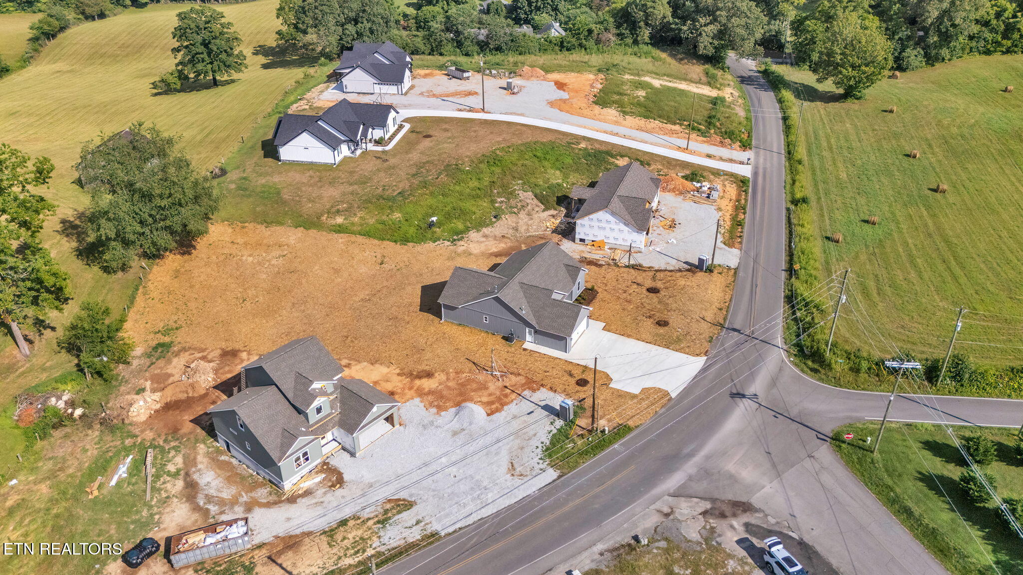 390 Hillvale Rd