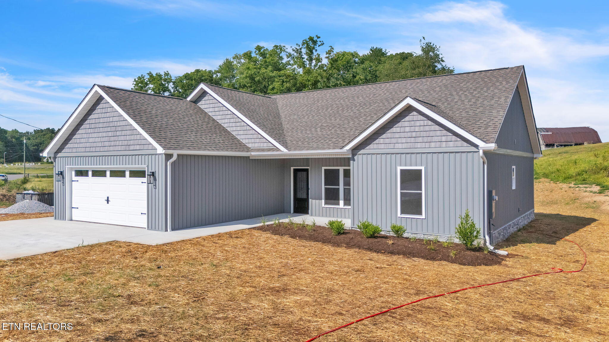 390 Hillvale Rd