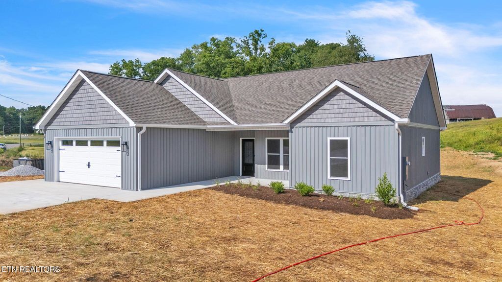 Photo of 390 Hillvale Rd, Clinton, TN 37716 (MLS # 1308418)