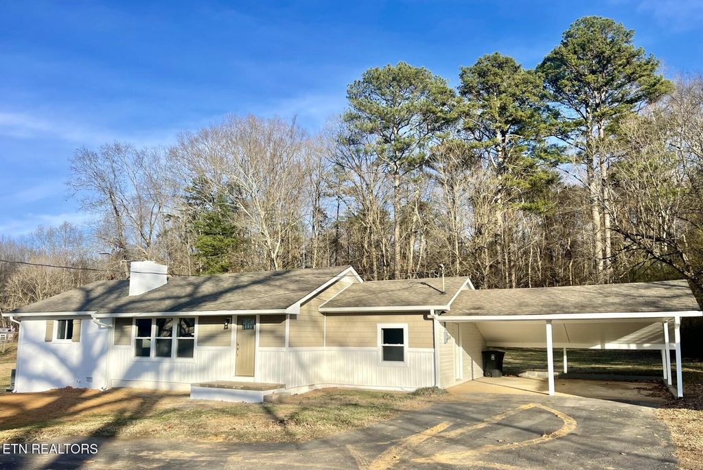 Photo of 721 S Jackson St, Athens, TN 37303 (MLS # 1325561)
