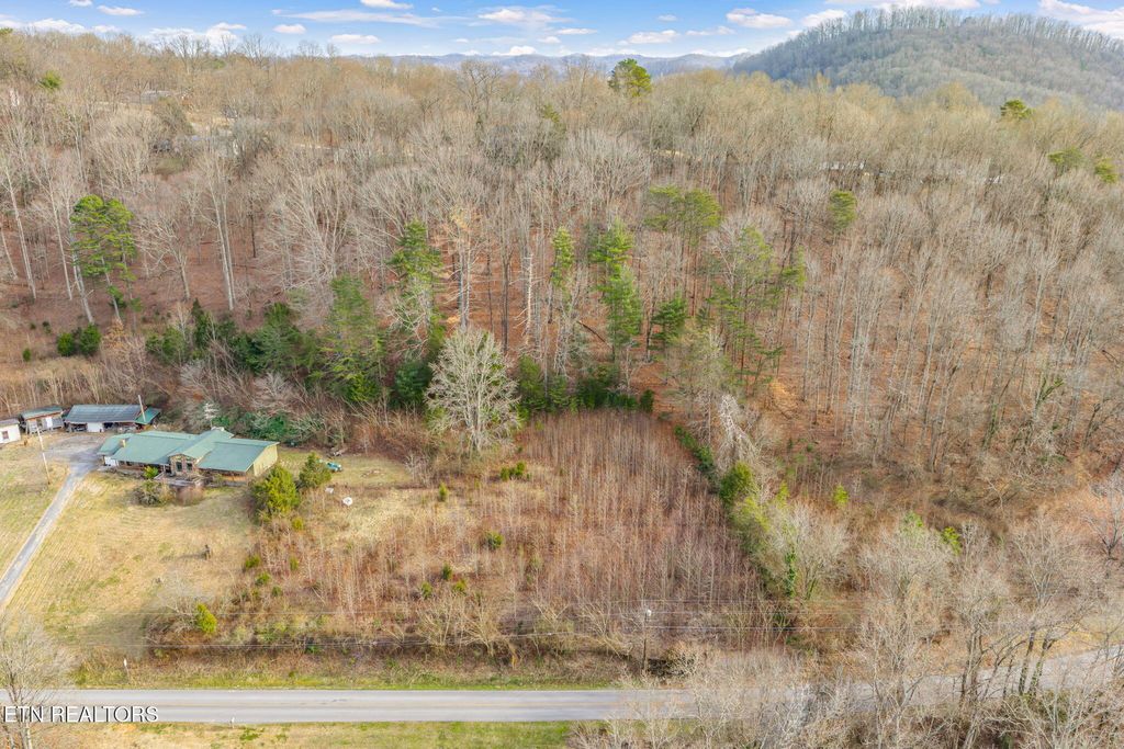 Photo of 2410 Sugar Grove Valley Rd, Harriman, TN 37748 (MLS # 1328491)