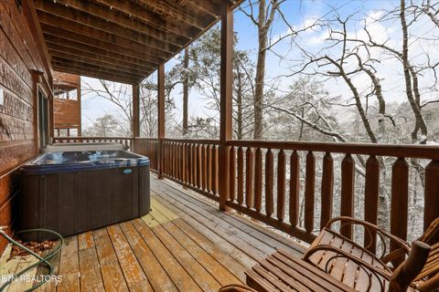 Tiny photo for 826 Great Smoky Way, Gatlinburg, TN 37738 (MLS # 1329417)