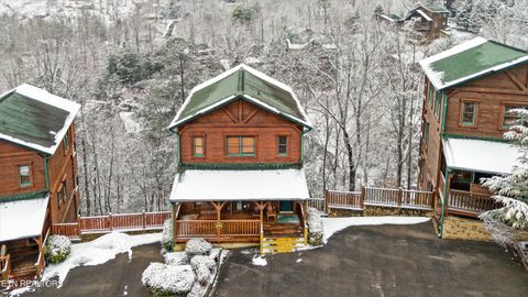 Tiny photo for 826 Great Smoky Way, Gatlinburg, TN 37738 (MLS # 1329417)