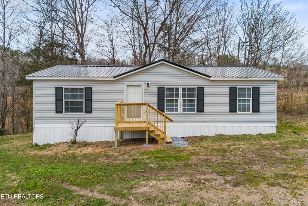 Photo of 323 Oak Grove Lane, Sharps Chapel, TN 37866 (MLS # 1325841)