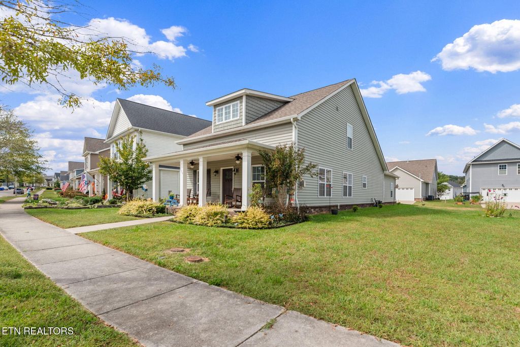 Photo of 139 Hackberry St, Oak Ridge, TN 37830 (MLS # 1318161)